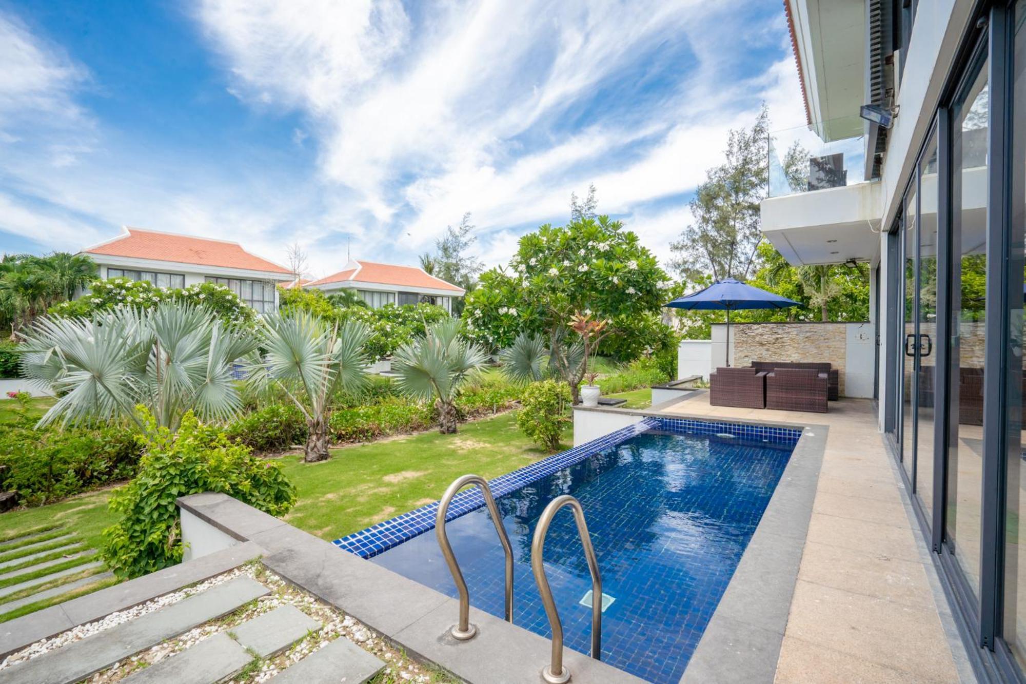 Luxury Pool Villa Close To The Private Beach Da Nang Exterior photo